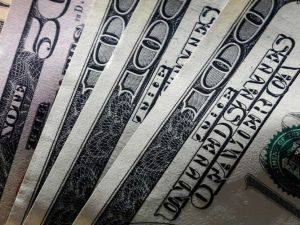 El dólar volvió a bajar y el Banco Central compró US$176 millones