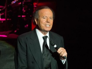 "Absolutamente falsas": Julio Iglesias se defendió de las acusaciones sexuales de exempleadas