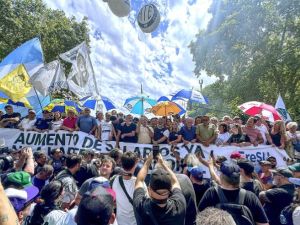 Paro general: el Gobierno les descontará el día a los estatales que se adhieran a la medida
