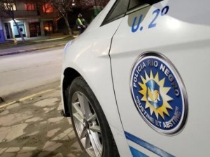 Río Negro: un bebé murió al quedar atrapado dentro de un auto tras un vuelco