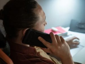 San Juan: se equivocó de número, la estafaron por casi 3 millones de pesos y se burlaron de ella