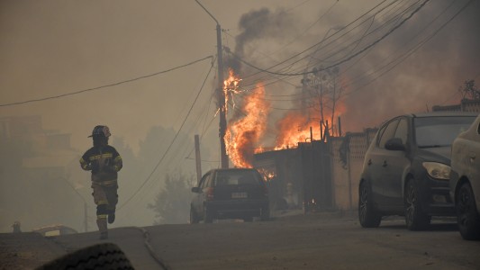 Chile: al menos 16 muertos en un feroz incendio que lleva más de 10.000 hectáreas quemadas
