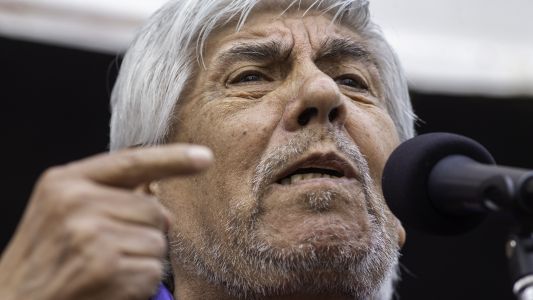 Hugo Moyano firmó la paritaria de Camioneros en línea con la pauta salarial del Gobierno