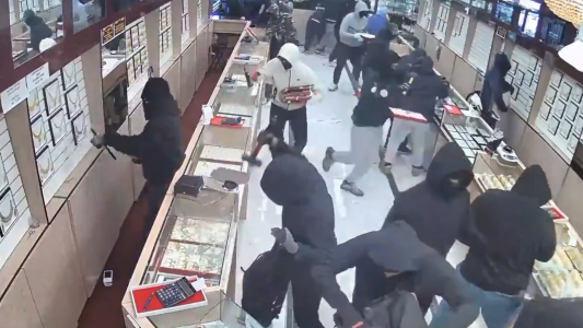 Robo express en California: se llevaron más de 1.7 millones de dólares en joyas