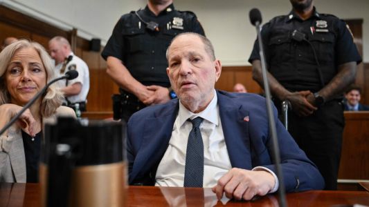 Weinstein dice que la prisión es un "infierno" e insistió en su inocencia