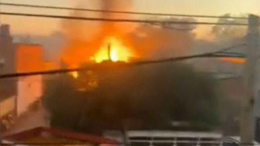 Explosión e incendio en un depósito de garrafas en Mariano Acosta