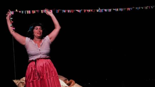 "Llegar a una fiesta": clown y poesía para analizar la necesidad de pertenecer