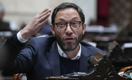 Maxi Ferraro sobre Adorni: “Tendría que dar un paso al costado”