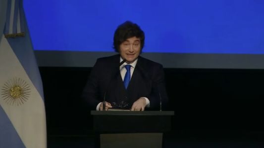 Javier Milei: "Tuvimos que venir a arreglar las cagadas del inútil e incompetente de Kicillof"