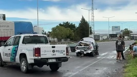 Tragedia en la Ruta 9: murió una mujer tras el choque de un camión contra un auto detenido en la banquina
