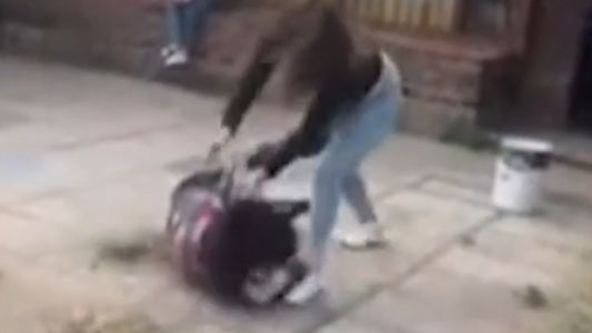 Brutal golpiza a una adolescente discapacitada en una escuela de Mar del Plata