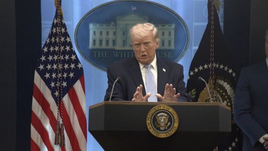 Trump: “Accedo a suspender los bombardeos por dos semanas”
