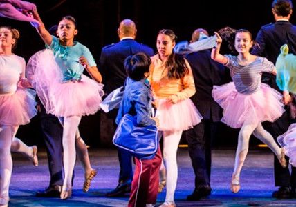 "Billy Elliot, el musical" festeja el Día Internacional de la Danza