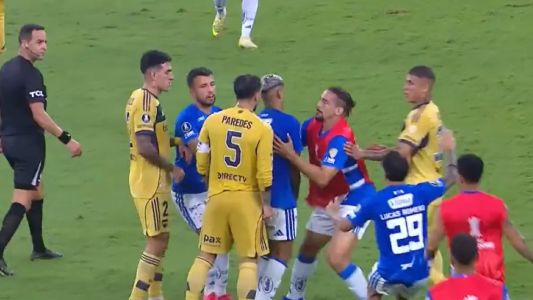 Final caliente en Cruzeiro-Boca: empujones y forcejeos tras el pitazo final