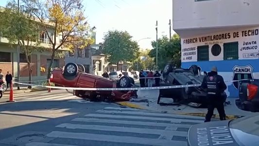 Choque y doble vuelco en Mataderos: seis personas resultaron heridas