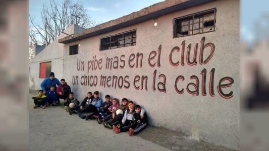 Más de 3.000 clubes de barrio en CABA sobreviven de la cuota sin respaldo de una federación deportiva