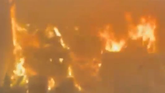 Constitución: se incendiaron dos contenedores de basura dentro de la Facultad de Sociales de la UBA