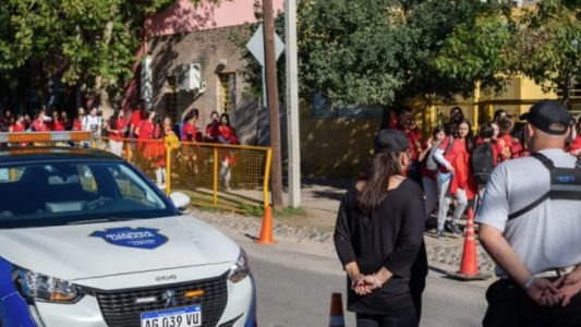 Córdoba oficializó el cobro a familias por operativos ante amenazas escolares