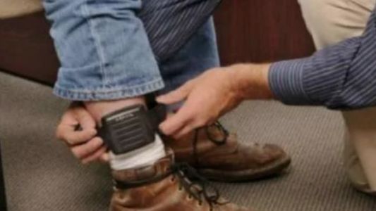 Imputado con tobillera electrónica se arrojó al río y terminó detenido en Salta