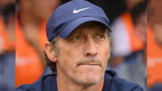 Pedro Troglio cruzó fuerte a periodistas que pidieron su renuncia: “Eso es de muy mala gente”