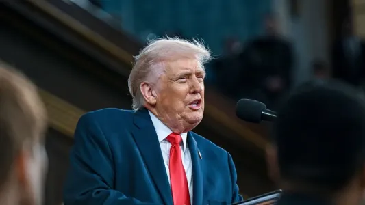 Trump ordenó a su Armada bloquear la navegación por el estrecho de Ormuz