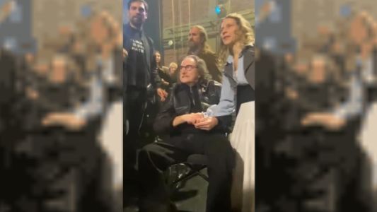 Charly García fue a ver a Elena Roger en “Invasiones I: No bombardeen Buenos Aires”