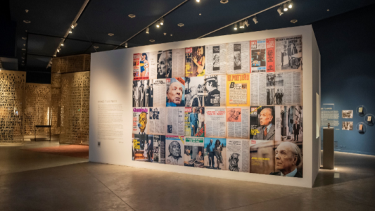 El Recoleta inauguró una gran exposición sobre Jorge Luis Borges junto a muestras de Eduardo Molinari y Liv Schulman