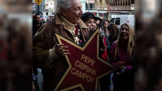 Pepe Cibrián fue homenajeado en la avenida Corrientes con su propia estrella
