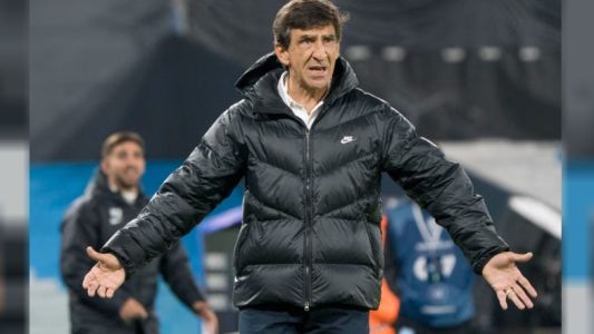 Costas puso en duda su continuidad en Racing: “No voy a tomar decisiones en caliente”