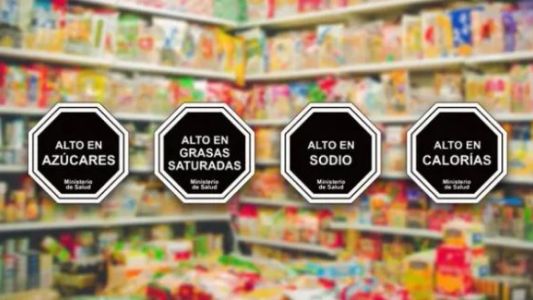 Nutricionistas alertan sobre la eliminación del Etiquetado Frontal: se "hipoteca el futuro" de la salud