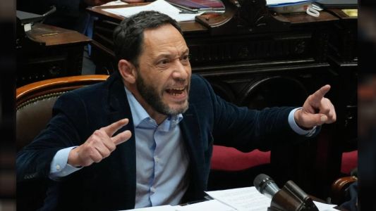 Ferraro acusa al Gobierno de pagar "sobresueldos" y los vincula a transferencias en criptomonedas