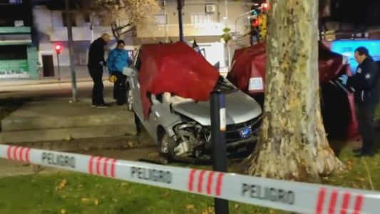 Villa Luro: una mujer murió tras chocar su auto contra un árbol