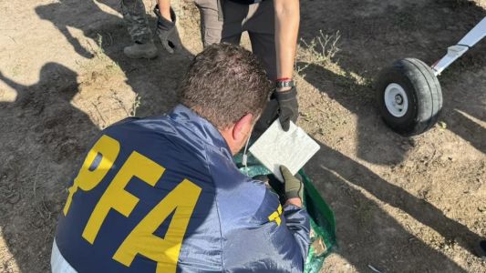 Interceptaron una avioneta en Santa Fe y secuestraron más de 400 kilos de cocaína: ocho detenidos