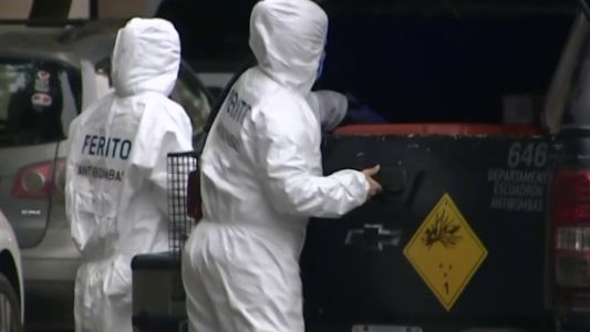 Fuerte operativo de seguridad frente al Teatro Colón por la aparición de un paquete sospechoso