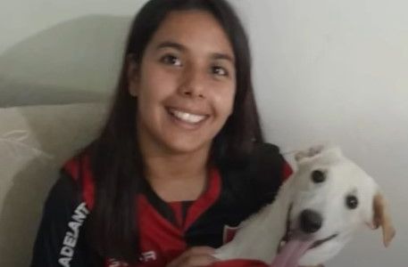 Un perro gambeteó a todos en el partido Rosario Central vs. Tigre