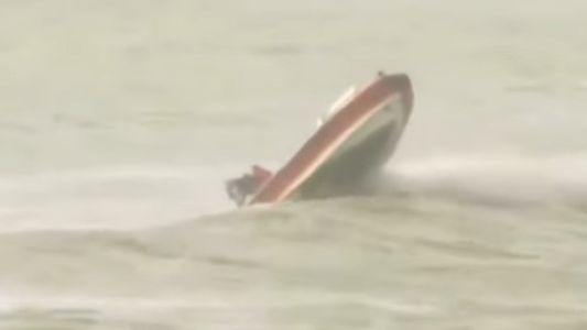 Ingresaron al mar en medio de la ciclogénesis, los rescataron y fueron denunciados