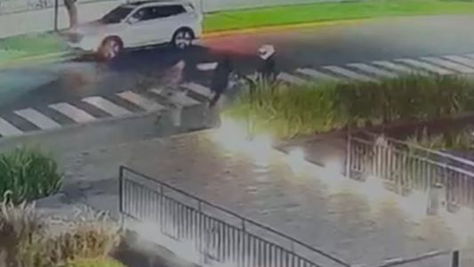 Un vigilador de un shopping atropelló a un joven de 18 años en el estacionamiento