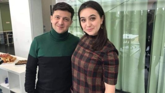 Exvocera de Zelenski afirma que el presidente de Ucrania obstaculiza la paz y exalta a Goebbels