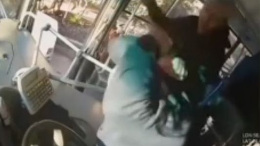 Brutal agresión a un colectivero en Pilar: pasajero lo golpeó con una manopla y huyó