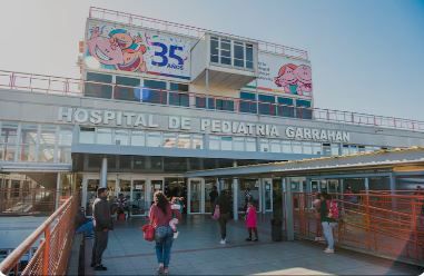 Por primera vez en el Garrahan, dos gemelas fueron trasplantadas en simultáneo