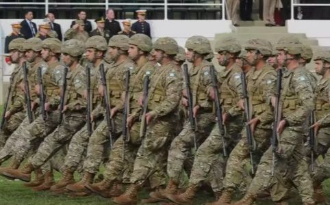 El Ministerio de Defensa habilitó a soldados, suboficiales y oficiales a tener un segundo empleo