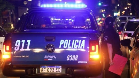 Detuvieron a nueve policías sospechados de prender fuego a un hombre en Rosario