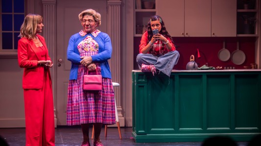 "Papá por siempre": humor, ternura y orquesta en vivo en el Teatro Liceo