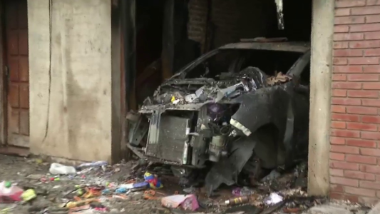 Lanús: un auto explotó dentro de una casa y hay un hombre internado en grave estado