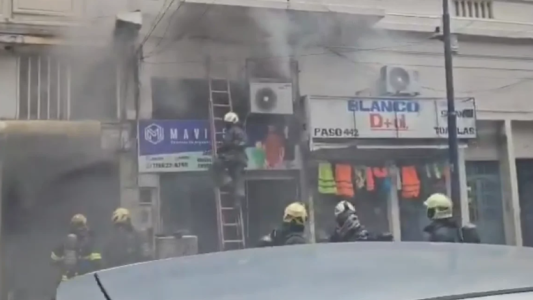 Se prendió fuego un local en Once: hay cerca de 40 personas afectadas, siete menores de edad