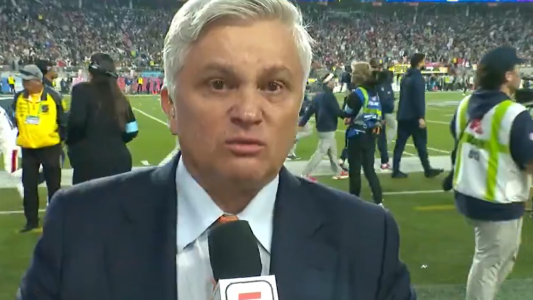 La emoción del periodista John Sutcliffe tras la presentación de Bad Bunny en el Super Bowl