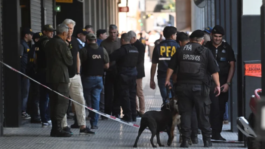 El Gobierno dijo que "el equipo más calificado del país” trabaja para esclarecer la explosión en la Escuela de Gendarmería