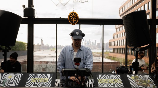 Quién es el DJ argentino elegido entre los mejores del mundo