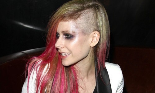 Avril Lavigne pasó cinco meses en cama por una extraña enfermedad