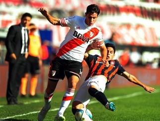 River le ganó a San Lorenzo y se prendió arriba